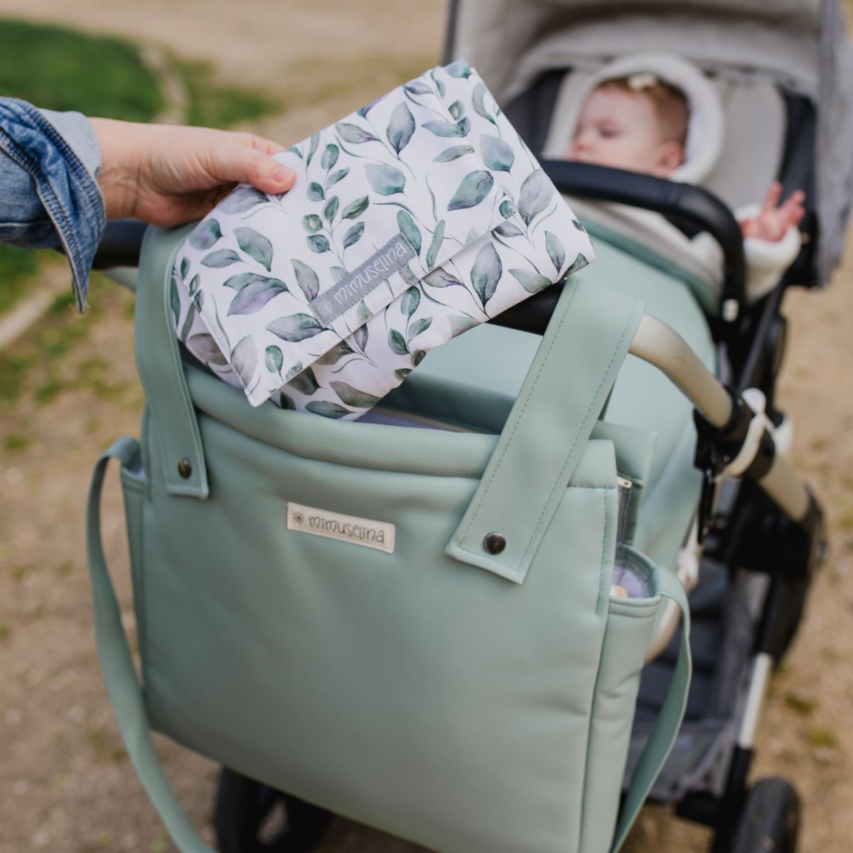 Cambiador portátil de bebé 48