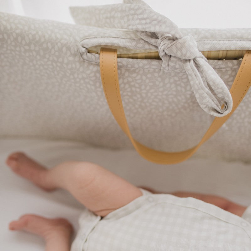 Moises bebe Mimuselina, Capazo mimbre con vestiduras 115