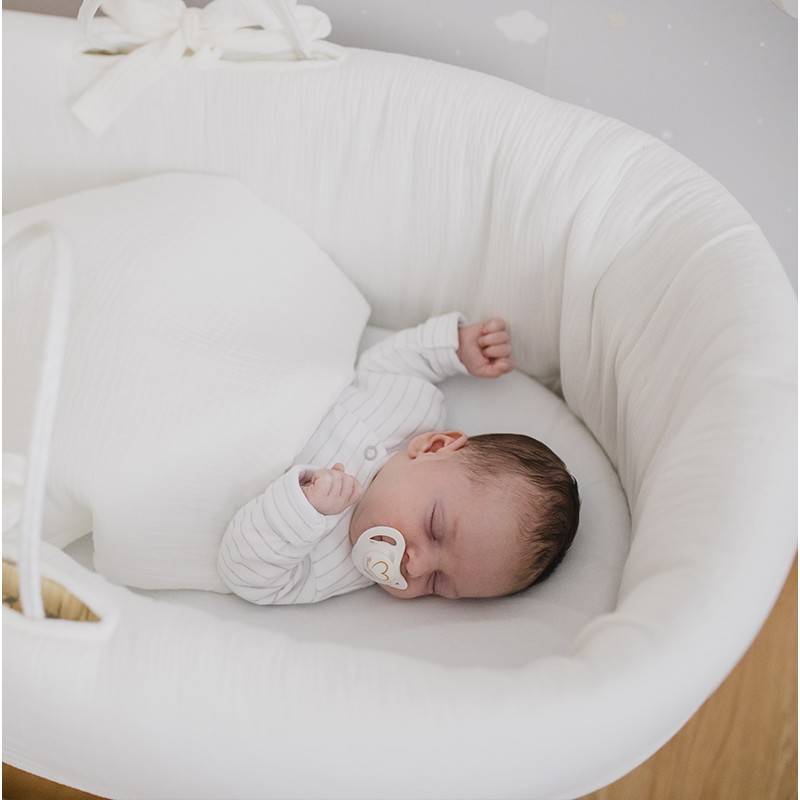 Moises bebe Mimuselina, Capazo mimbre con vestiduras 2