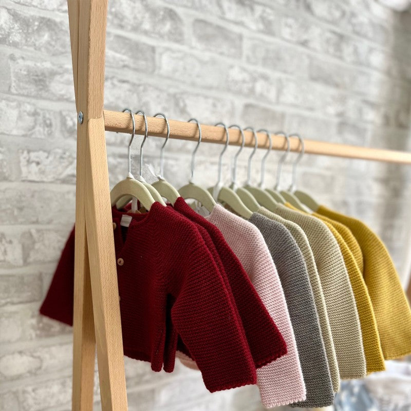 Perchero de madera infantil Montessori 4