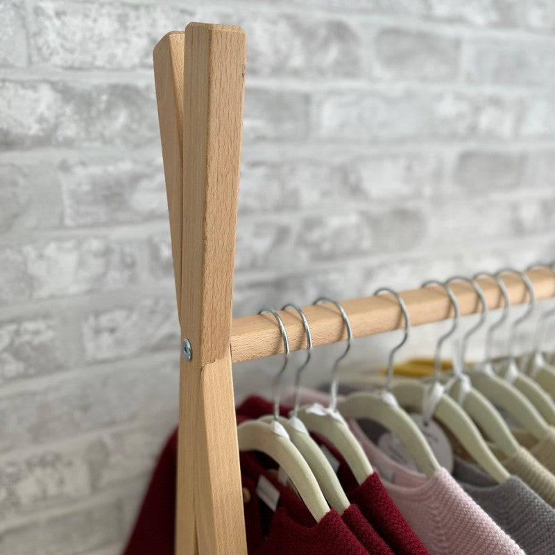 Perchero de madera infantil Montessori 5